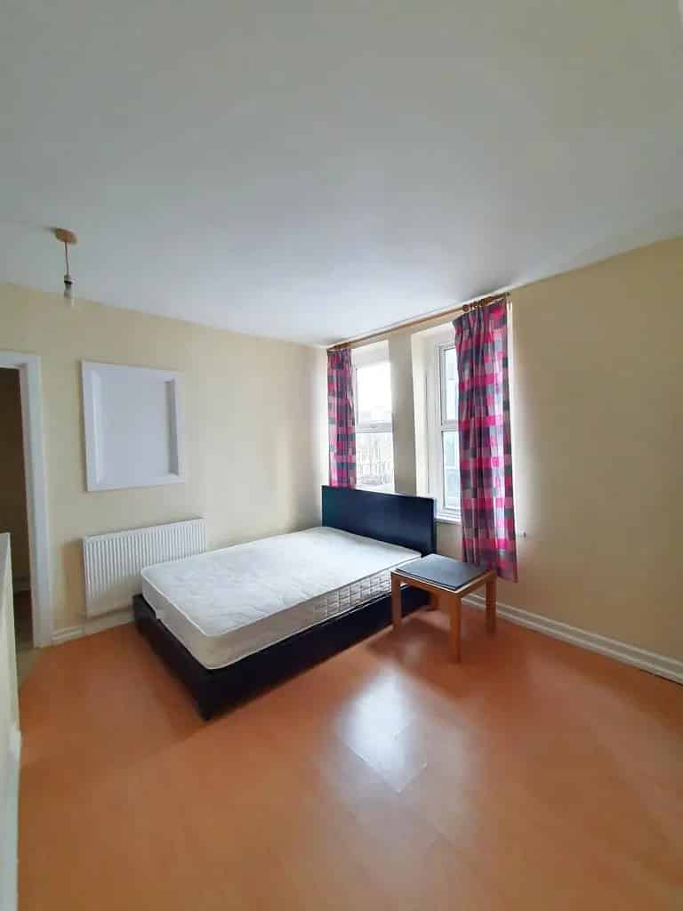 Furnished Studio Flat to Rent City Road