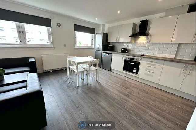 Maisonette to rent in Baltic Place, Glasgow G40