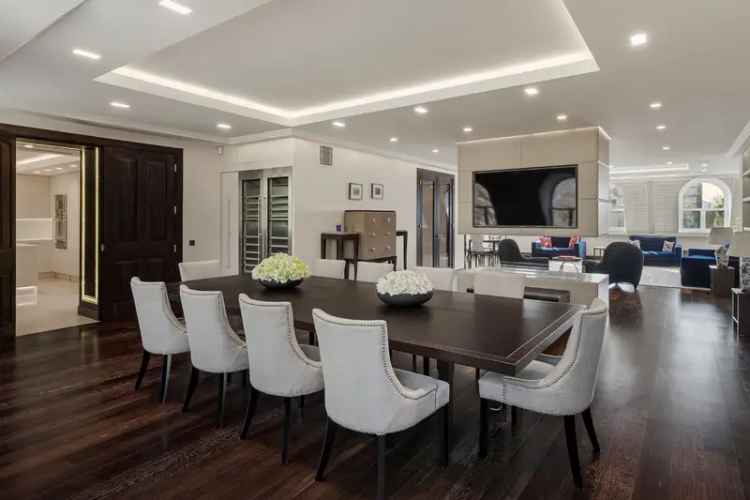 4-Bedroom Apartment in Notting Hill - Contemporary Design and Premium Features