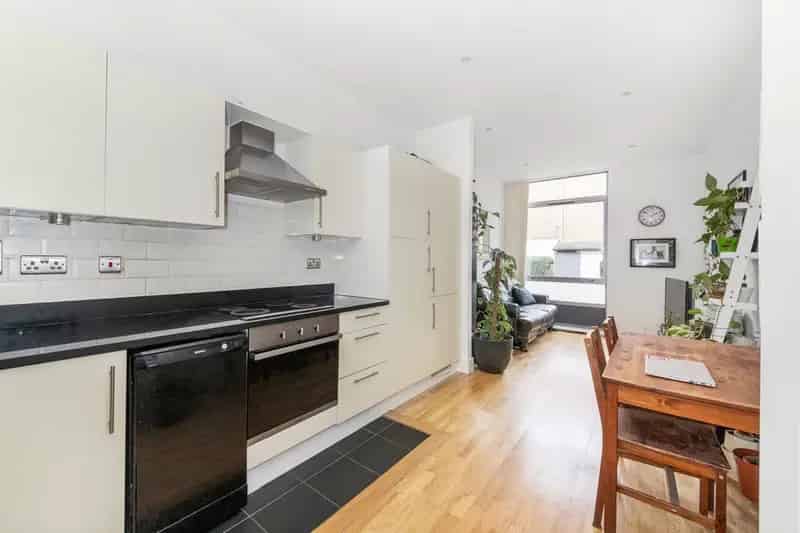 2 Bedroom Apartment House to Rent South City Court