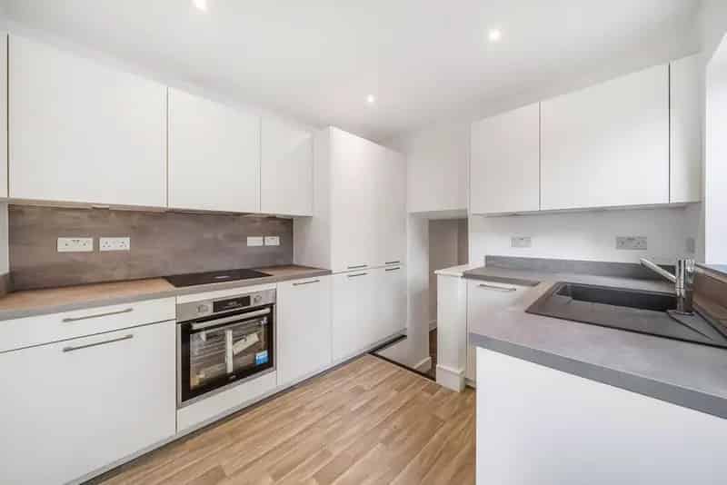 One Bedroom Ground Floor Flat near Bromley South Station