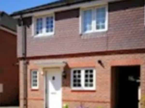 3 Bed Semi Detached House Near Town and Train Station