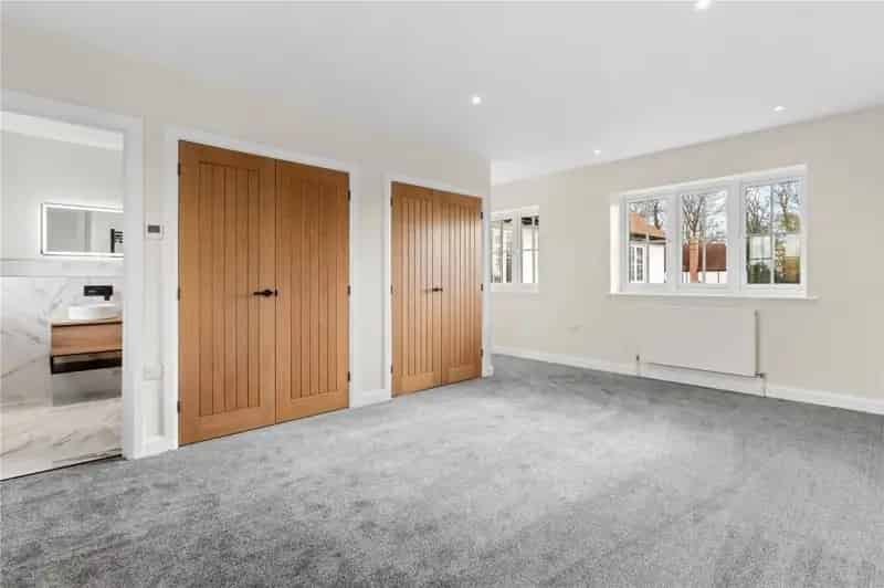 4 Bed Detached House For Sale in Prestigious Country Estate