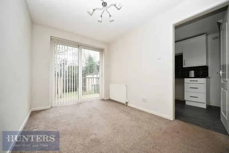 3 Bedroom Detached House To Let Yeadon