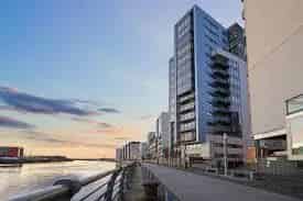 2 Bedroom Apartment to Rent Glasgow River View Parking