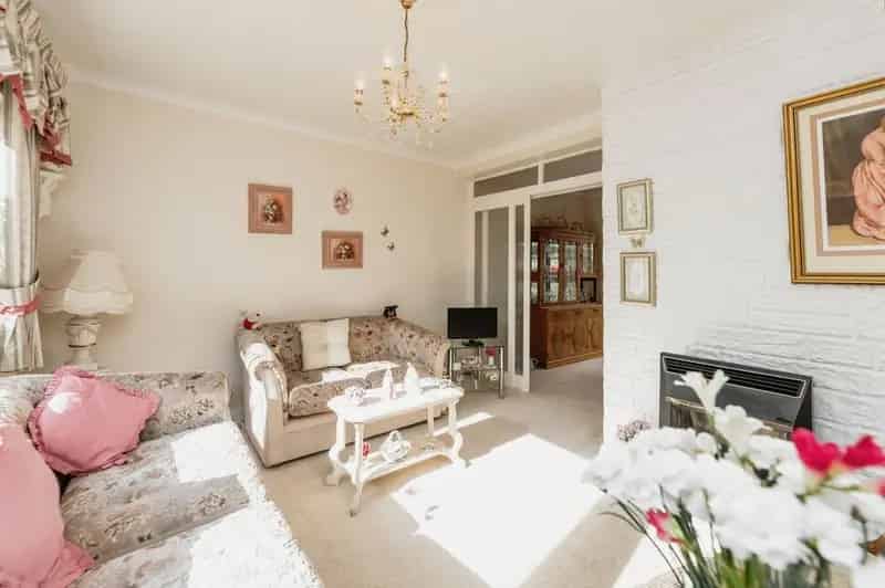 3 Bedroom Semi Detached House for Sale Pontefract