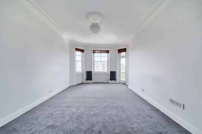 4 Bedroom Apartment Kensington Hall Gardens 1254 sq ft