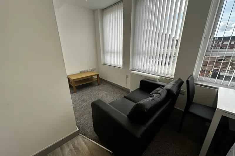 Furnished 1-Bedroom Flat Doncaster City Centre 12 Month Tenancy
