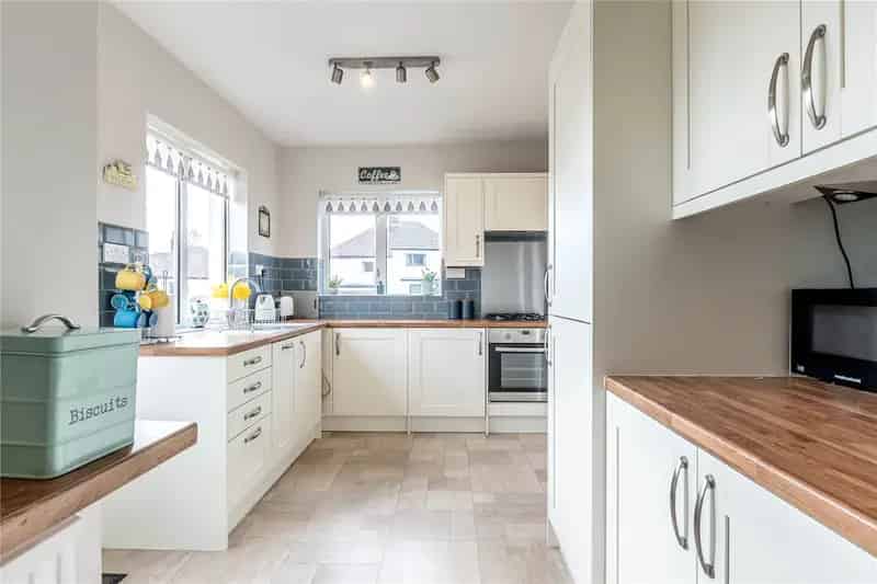 3 Bed Semi Detached House in Rawdon with Potential to Develop