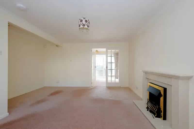 3 Bed Mid Terraced House with Garage - Bridge of Don