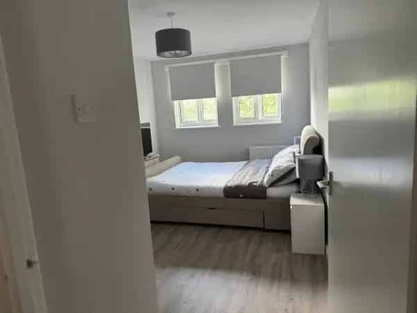 2 Bed Flat near Bracknell Town Centre
