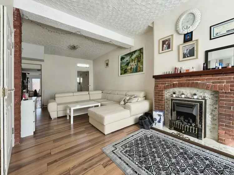 3 Bedroom Mid Terrace House for Sale London E16