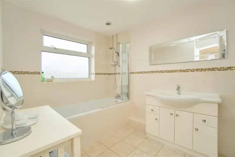 4 Bed Detached House for Sale No Onward Chain