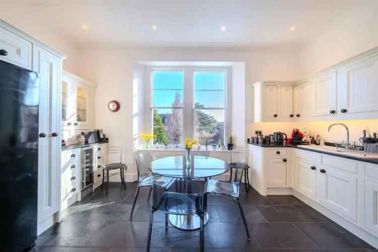5 Bedroom Maisonette for Sale