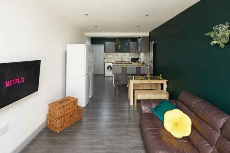 5 Bedroom Terraced House to Rent