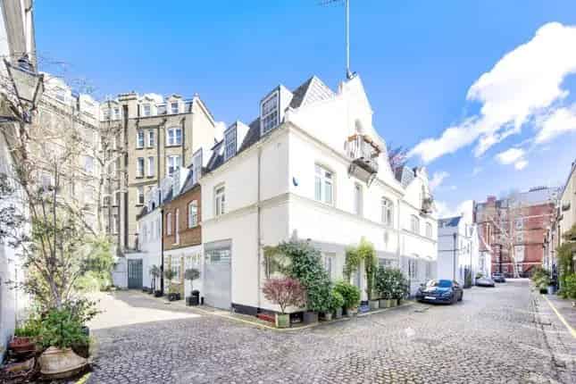3 Bed Mews House South Kensington Modern Fittings Roof Terrace