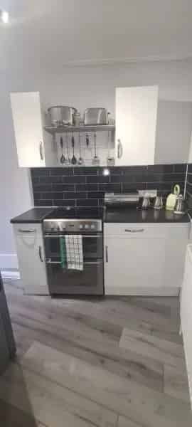 Fulham Flat Near River with Large Garden