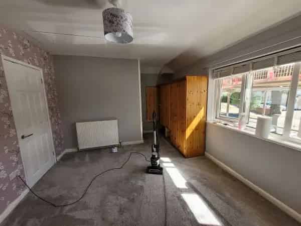 3 Bedroom House with Loft Conversion and Large Garden