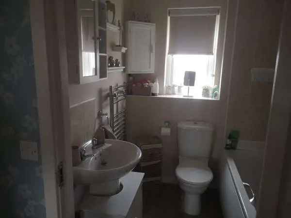 Flat For Rent in Ellesmere Port, England