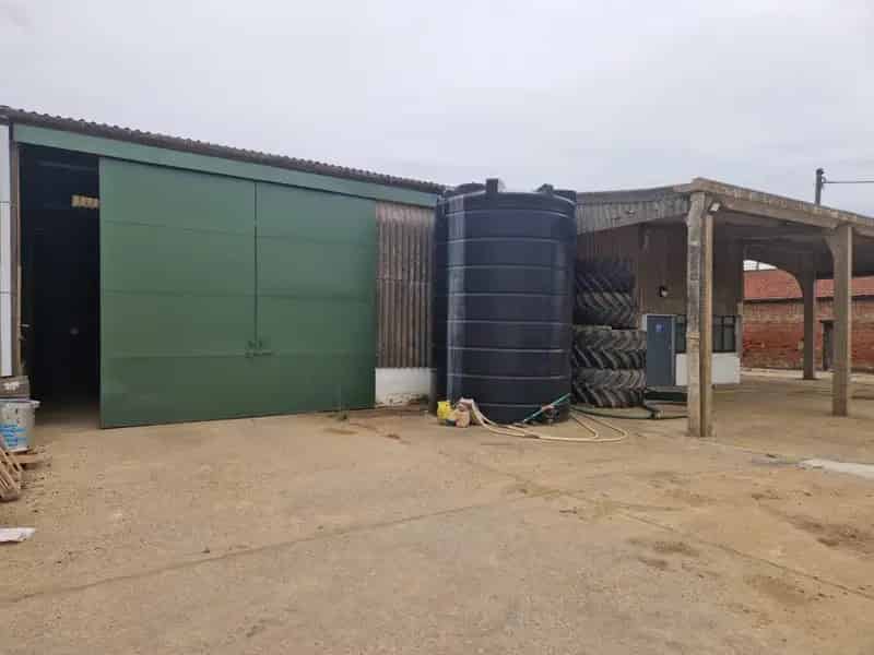 Warehouse Workshop Near Witham 2800 sq ft