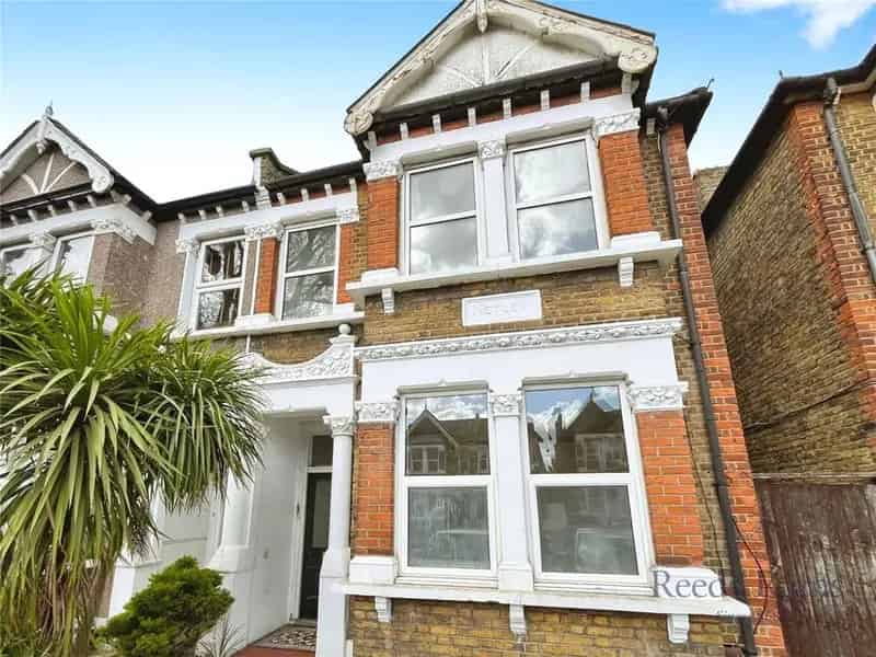 2 Bedroom Flat for Sale in Catford SE6