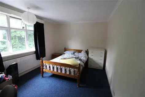 4 Bedroom House Near Southampton Solent University