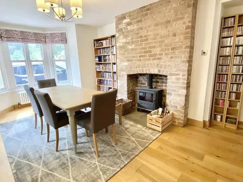 Luxury 4-Bed Family Home with Modern Amenities