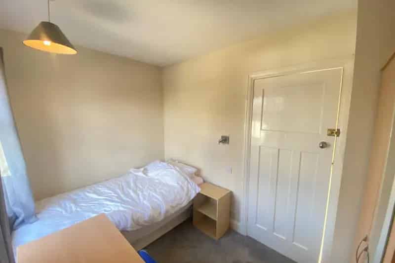 4 Bed 2 Bath House Family Home