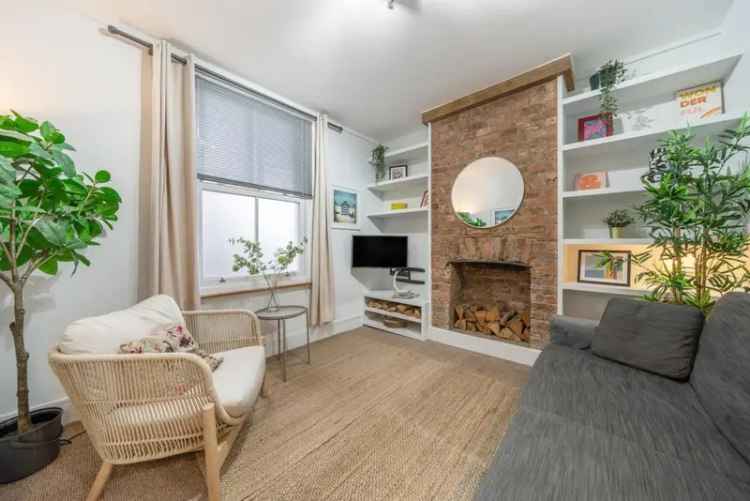 Four Double Bedroom House with Private Garden Near Tower Bridge