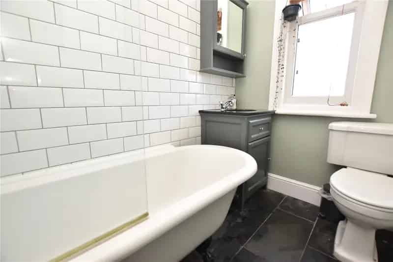 3 Bed Mid Terraced House Crossgates Near Amenities