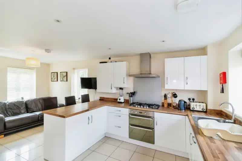 5 Bed HMO Detached House - Investment Opportunity