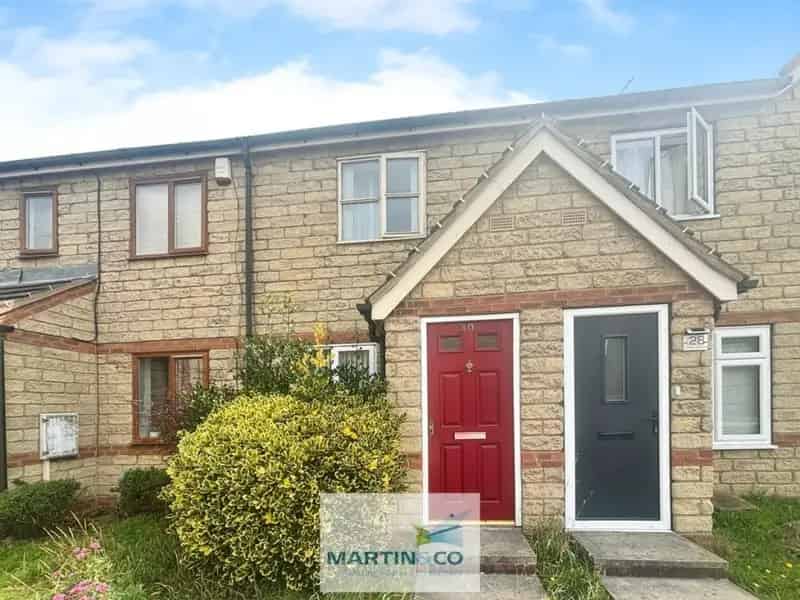 2 Bedroom House For Sale - Modernisation Needed