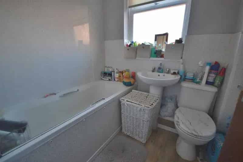 5 Bed Maisonette For Sale - Excellent Investment Opportunity