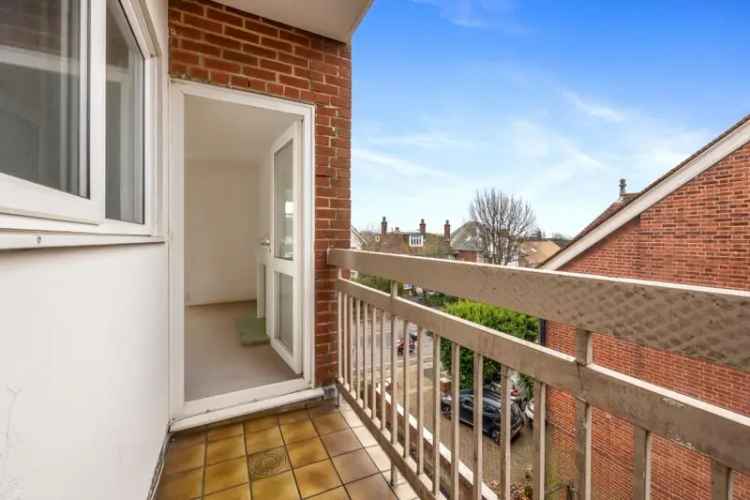 3 Bedroom Flat for Sale in Brighton