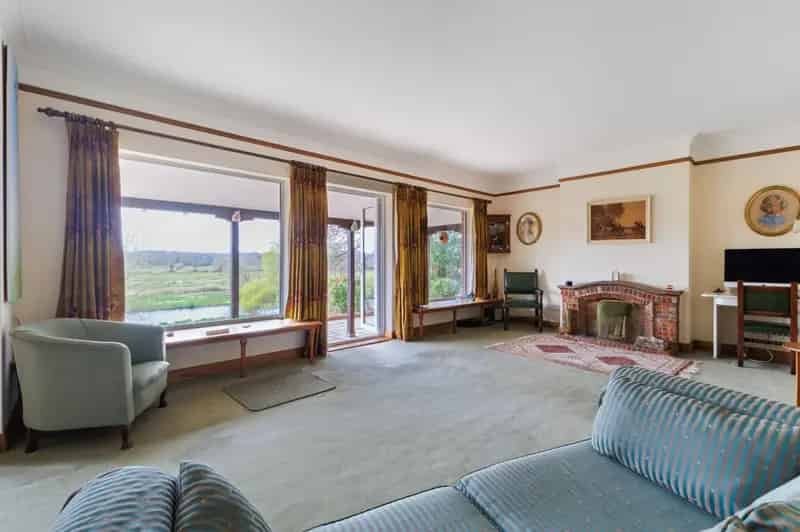4 Bedroom House for Sale in Alderbury with River Views
