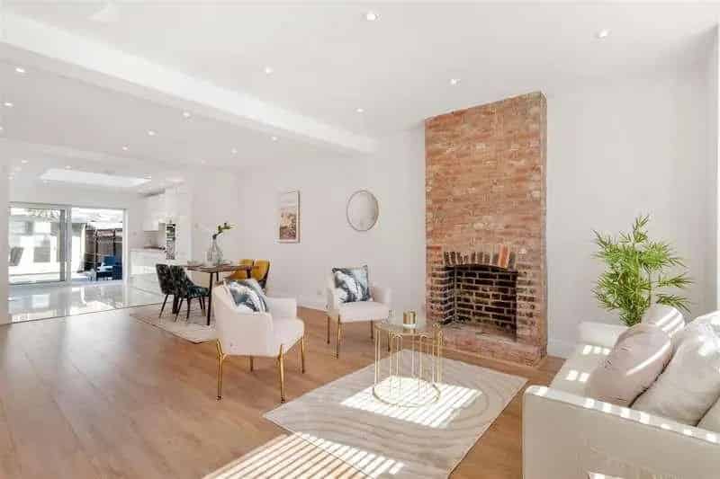 3 Bed House for Sale Near Raynes Park Station