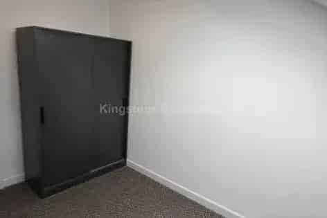 2 Bedroom Flat in Cardiff Cathays Newly Renovated Modern Apartment