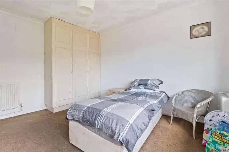 2 Bed Flat for Sale Stone Lane