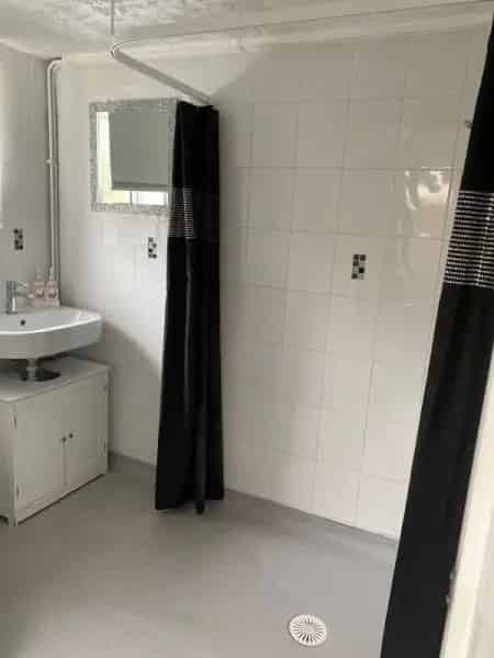 3 Bed House Large Garden Driveway Downstairs Toilet Wheelchair Accessible