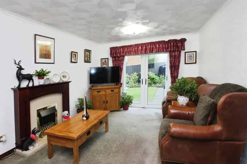 3 Bedroom End Terrace House Near Amenities and Schools