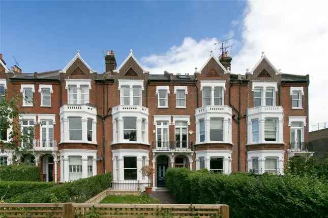 5 Bedroom Terraced House Clapham Common SW4