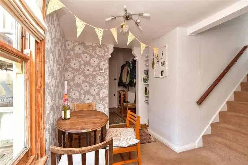 2 Bed Flat for Sale in Regency Square Brighton