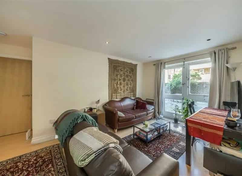 3 Bed 2 Bath Hoxton Square Apartment with 2 Patios and Parking
