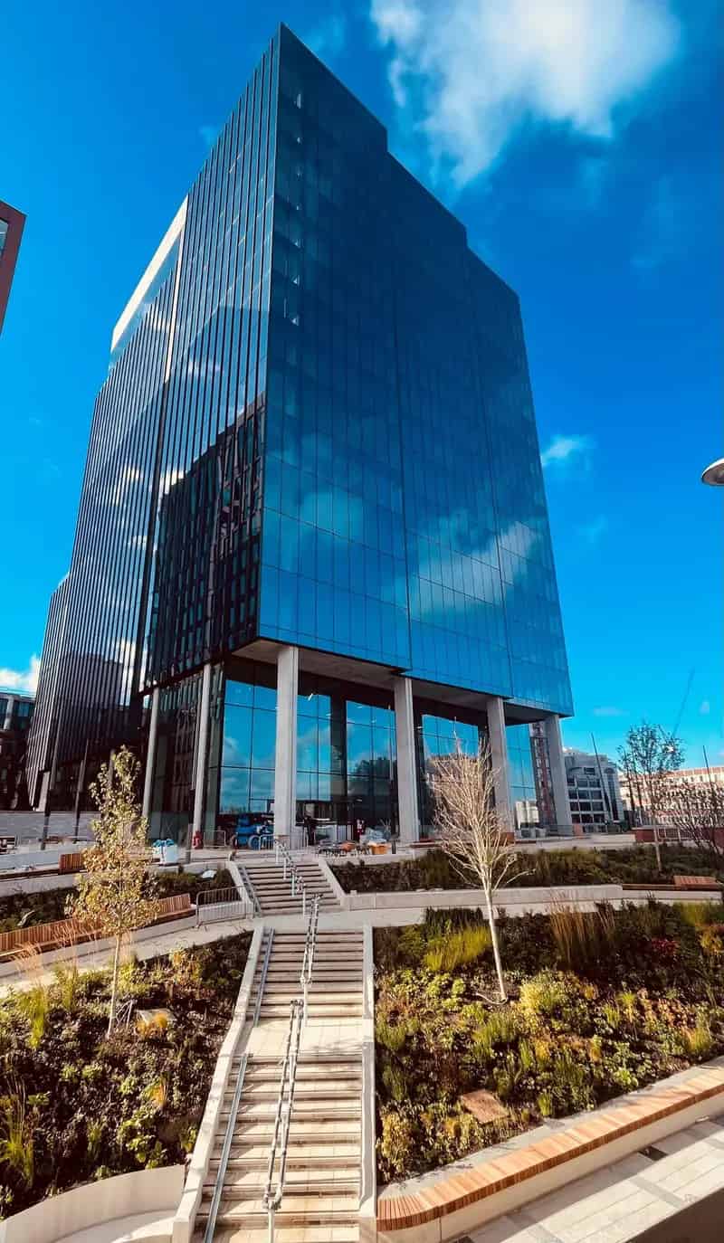 Modern Flexible Workspace in Central Reading Station Hill