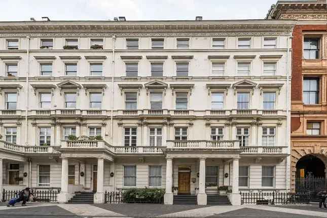 Flat to rent in Princes Gate, South Kensington, London SW7