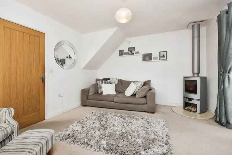Halstead Family Home 3 Bed 2 Bath Off Street Parking