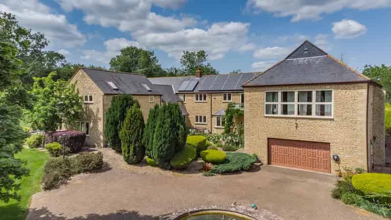 Detached House for Sale 5 Bedrooms 21 Acres Tiffield