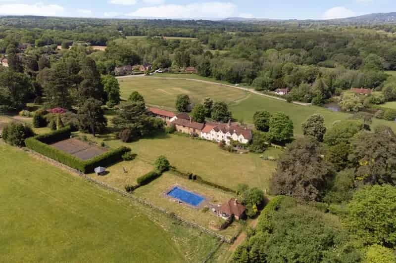 7 Bedroom Detached House for Sale with 22 Acres