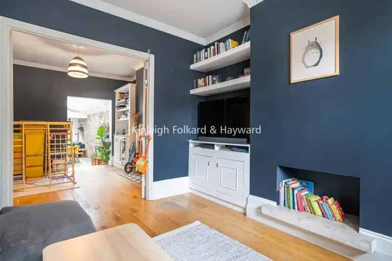 Four Bedroom House Near Crystal Palace Park