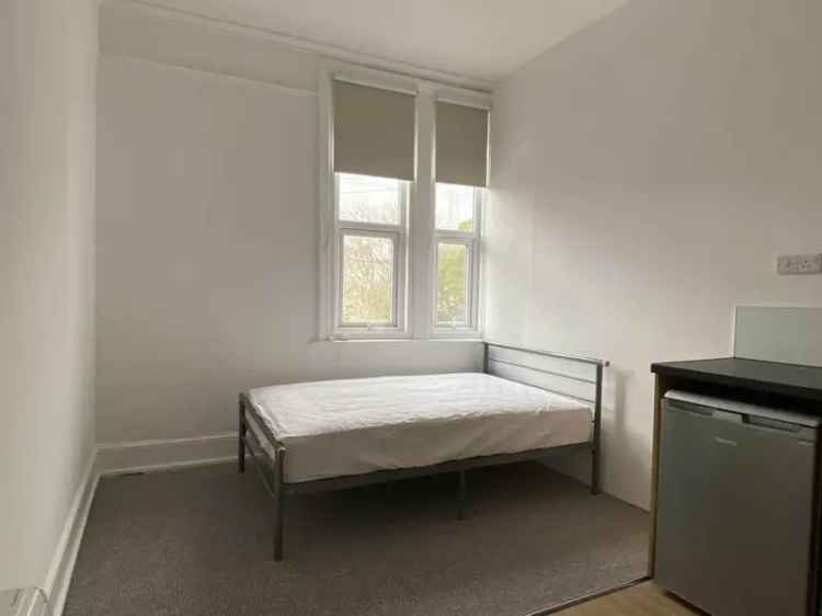 Studio to Rent Exeter